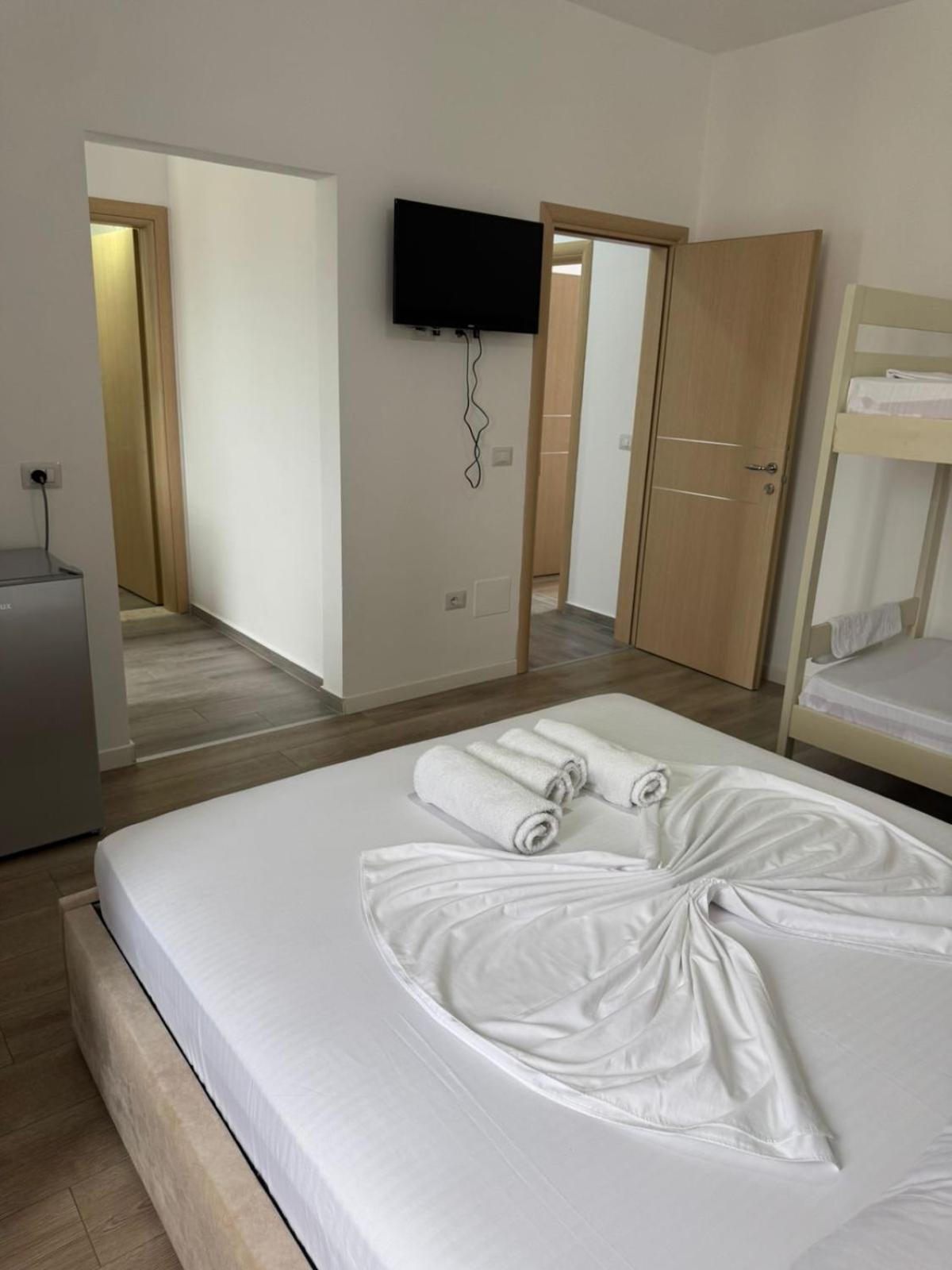 Vila Brilant Vlore Bagian luar foto